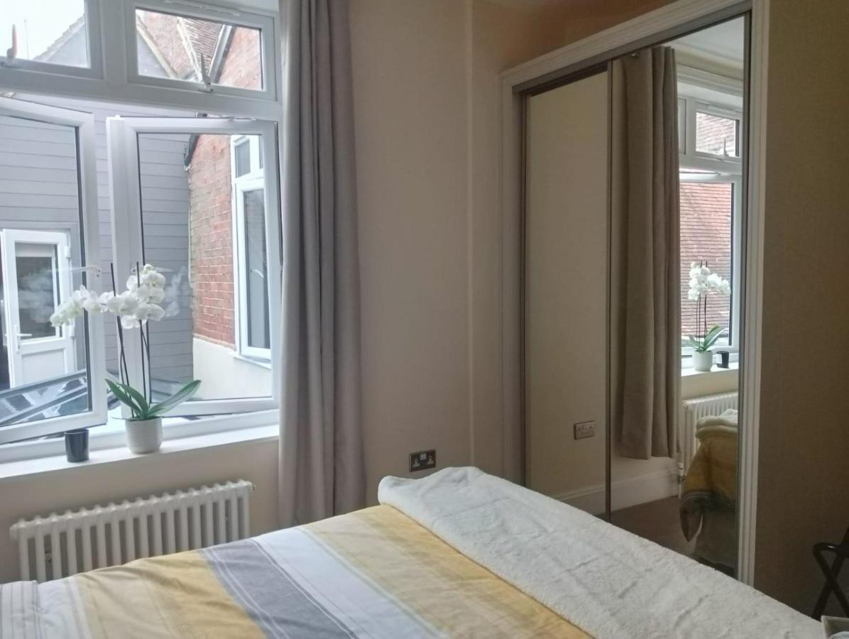 Catherine Street Apartments 索尔兹伯里 外观 照片